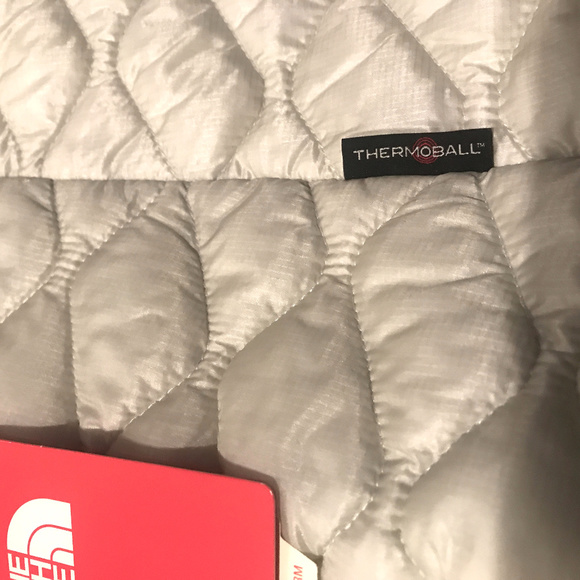 The North Face Thermoball Quilted Jacket - Picture 7 of 7